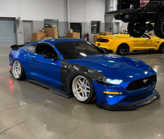 Mustang GTD carbon fiber fenders for 2018–2023 models