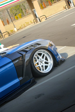 Mustang GTD carbon fiber fenders for 2018–2023 models